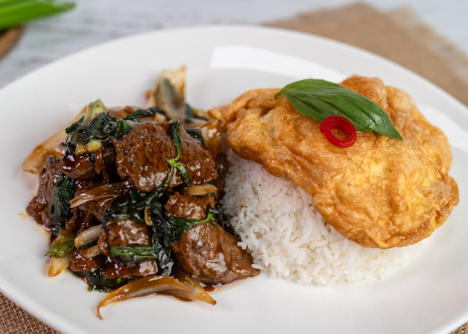 Beef basil with Thai omelet